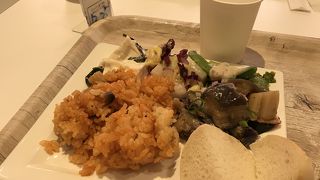 ピエトロドレッシングのアンテナショップが有ります