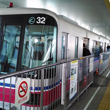 伊丹空港からの足として大変便利です