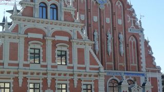 派手、きらびやか！