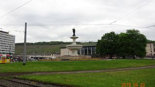 ヴュルツブルク中央駅前の広場にある噴水です。