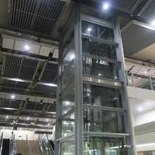 ホームのエレベーター