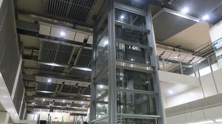 北東線とサークル線の乗り換え駅