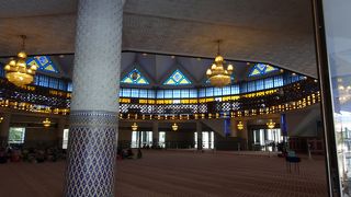 綺麗な国立モスク