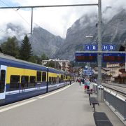 ユングフラウ鉄道への乗換駅、ラウターブルネン駅