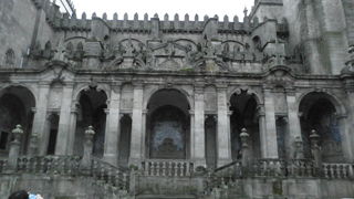 ドウロ川を見下ろすポルト最古の教会