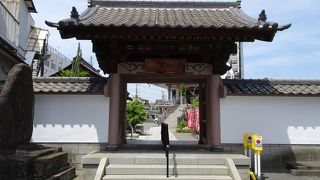 二階建ての本堂