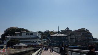 江の島駅側から江の島へアクセスする橋