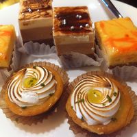 クラブラウンジで午後はケーキ！