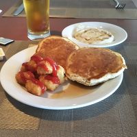 朝食の一例、主食や主菜は毎日種類が変わります。