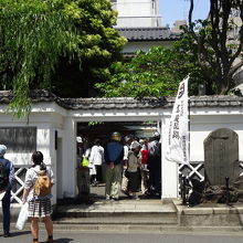 多くの人が訪れていました