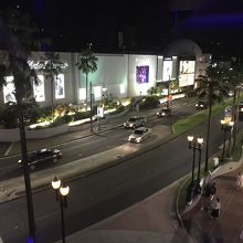 対面のレストランから撮影