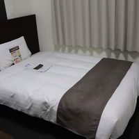 ビジネスホテルに珍しい白色照明