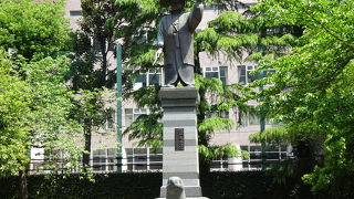 なぜここに家康公が？（徳川家康像）