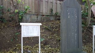 御祭神を讃えた詩碑