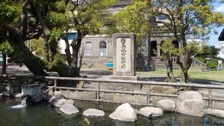 この碑は照国神社の近くにあります。