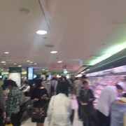 渋谷の地下食料品売り場