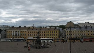 ヘルシンキ大聖堂前の広場