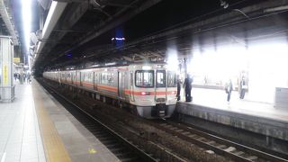 2018年４月１日現在、名古屋駅での東海道本線上りの快速列車と普通列車の乗り換えは不便になりました