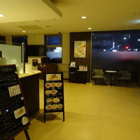 ビジネスホテルとしては快適なロビー