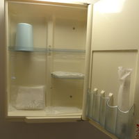 アメニティグッズは鏡の箱の中