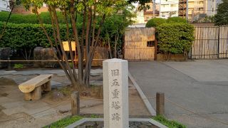 浅草寺の歴史の詰まった石碑