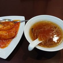 エビチリとフカヒレスープ