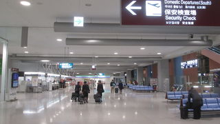 国内線から国際線へのトランジット