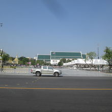 サナーム ルアン (王宮前広場)