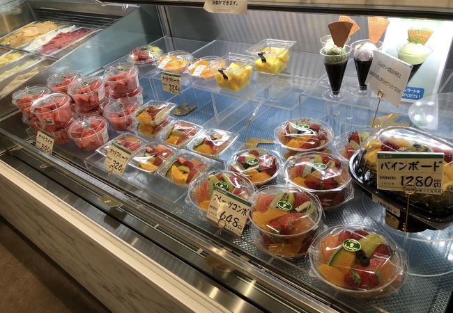 松屋銀座  B2Fのギンザジュースバー・リニューで、一休み