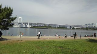 ビーチもあるお台場の公園