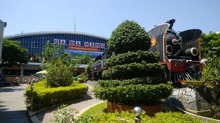 日本の駅ではもはや味わえない旅愁を感じます