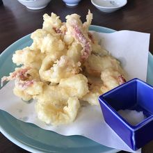 イカのゲソの天ぷらです。美味しいです！
