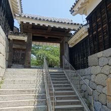 枡形内から見た二ノ門。