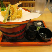 天婦羅釜揚げうどん、こうして登場