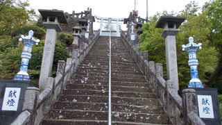 八幡宮で祭神は応神天皇です。