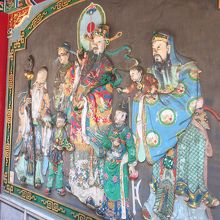 立体的な絵というより壁画