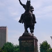 ティムール帝の騎馬像