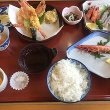 車えびづくし定食　大きな車えびが５本もありました