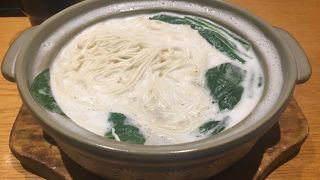 ランチ時間は少し混み合う