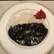 ブラックカレーを食べに行きました