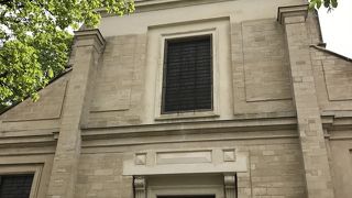 静かな教会です。