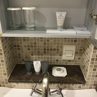 鏡の中にボディクリーム