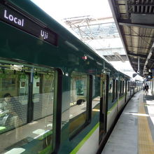 この抹茶色のカラーリング好き！