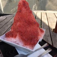 シロップたっぷりのかき氷