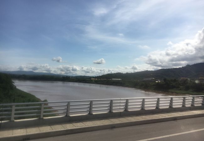 タイとラオスを結ぶ橋