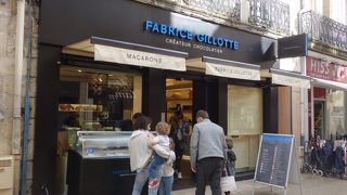 ディジョンを代表するチョコレート屋さんです。日本にも進出しています。