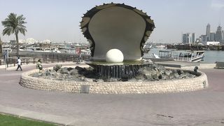イスラム美術館近くにあるモニュメント