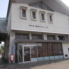 西ビル2階です。