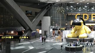 広くて大きなハブ空港