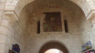 旧市街への城門は美しい